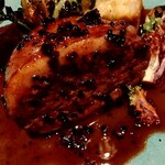 LA COMBE - 「山鳩胸肉以外のお肉を叩いてハンバーグのようにしてトリップで巻いて網脂で巻いてあります(*^▽^*)」と♫芳醇な香りがお皿から立ち昇り分厚いトリップの中には旨みが詰まって♡♡なんて豊かなお料理⭐️添えは甘〜いキャベツのテリーヌ❤️こちらのテリーヌ一つ取ってもご馳走です♫♪(๑ᴖ◡ᴖ๑)♪