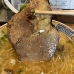 大島ラーメン あづまや - 大きな1枚チャーシュー