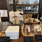 あひる菓子店 - 焼き菓子のコーナー