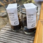 あひる菓子店 - ワンコの手作りおやつ。シャケ＆鹿肉　小瓶もオシャレ♡