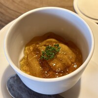 前芝料理店 - 雲丹 コンソメゼリー
                  無添加の紫ウニその物の雑味のない甘みが、穏やかに拡がるきめ細やかな味わいに、合わせたワインがめちゃくちゃぴったり寄り添ってました♪
