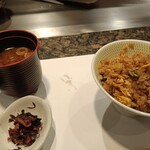 神戸菊水 すてーき屋 - あえて肉ではなく、ガーリックライスです（笑）