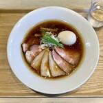 宍道湖しじみ中華蕎麦 琥珀 東京本店 - チャーシュー5枚¥500味玉¥200