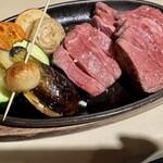 土佐あかうしとワイン プティ・ヴェール - ウデ肉200g