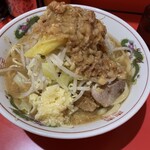 ラーメン二郎 - ラーメン小900円、野菜増し、にんにく増し、脂マシマシ