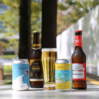 テイクアウトOK♪クラフトビールやワインなどドリンクも豊富