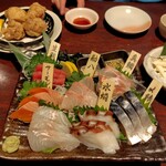 287585727 - 本まぐろ入り刺身７点３貫盛の盛り合わせ(ﾟДﾟ)