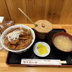 ぶた丼のとん田 - 
