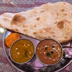 ロータスラウンジ 青山 - 同じカレーですが辛さ変えてオーダー