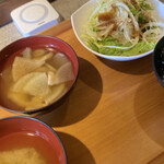 旅彩 - 味噌汁とこの日はダゴ汁（日替り？）とサラダとごはん等は食べ放題(^^)