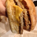 ロッテリア - 料理写真:スパイシー フィリーチーズステーキバーガー