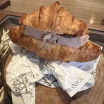 ラチュレ - MONICAのクロワッサンにあん肝とトリュフ