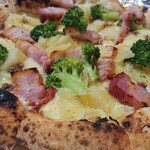 石窯PIZZAバル 四季 - じゃがアンチョビベーコン(テイクアウト)