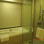 ミシェル・ブラス トーヤ ジャポン - バスルーム　夜