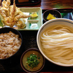 うどん 蔵十 - ひやかけ、天ぷら三種盛り定食