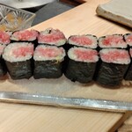 すしやのたい悟 - エシャトロ巻きを４人でシャエ