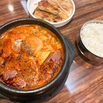 オッパ - スンドゥブチゲ　¥1,028