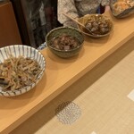 祇園おばんざい ぎんや - カウンターのおばんざい◎