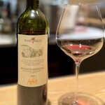 マンサルヴァ - ブルネッロも久しぶり♪
      ピアンコルネッロは知らない作り手さんですが、これは美味しい！
      密度はしっかりしているのですが、トスカーナでは貴重なエレガンスもしっかり。
      豚の脂を切ってくれる役割も、また見事。