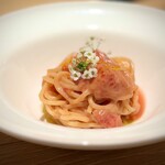 マンサルヴァ - ドルチェじゃなく、料理としてここまでオレンジをしっかり主張させて、かつ、まとまっているのも珍しい。
      鮪カラスミが、旨味もしっかりサポート。
      卵の黄身は使わないタリオリーニが、モチモチ食感で素晴らしい！