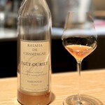 マンサルヴァ - 「エグリ・ウーリエのラタフィア好きなんだよね」と話したら、なんと、「ちょうど開いてますよ」との声♪
      飲まないでか！(^^)
      爽やかな甘さが気に入っていて、清々しくディナーを〆られます。