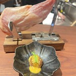 287612965 - 名物生ハムをユッケに