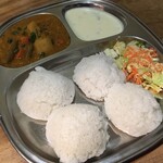 南インド料理 レジナ - イドゥリセット(¥1,100)