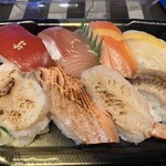 ちよだ鮨 - づけと炙りのにぎり合わせ971円