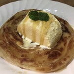 南インド料理 レジナ - サクサクパラタにギーとハチミツとアイスという禁断の美味しさ！