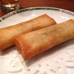榮林 - 春巻き。ボリュームがあります。