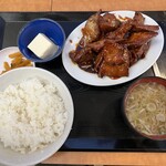 箱ざき食堂～米ともつ煮 ホルモン定食～ - 