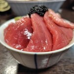 灼味噌らーめん 八堂八 - 週末限定飯 生本鮪三種のせキャビア添え 850円