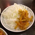 永楽 - 油淋鶏定食850円（ランチは、炒飯、麻婆豆腐ほか、食べ放題）