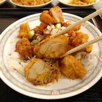 永楽 - 油淋鶏定食850円（ランチは、炒飯、麻婆豆腐ほか、食べ放題）
