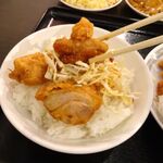 永楽 - 油淋鶏定食850円（ランチは、炒飯、麻婆豆腐ほか、食べ放題）