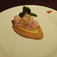 IL PINOLO SKY TERRACE 横浜 - アミューズ（海老とポテトのブルスケッタ）