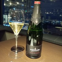 IL PINOLO SKY TERRACE 横浜 - フェラーリ・マキシマムブリュット