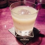 バー・バーンズ - ぶどう（キングデラ）のカクテル