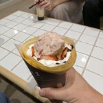 フーズティー チュチュ - 料理写真:生イチゴバナナwithハーゲンダッツストロベリー