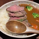 隠れ家個室居酒屋 音音 - ハラミカレー