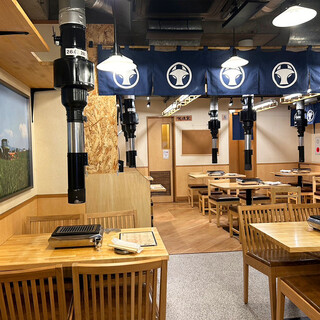 広々とした明るい店内