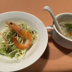 福天 - ランチのサラダとスープ
