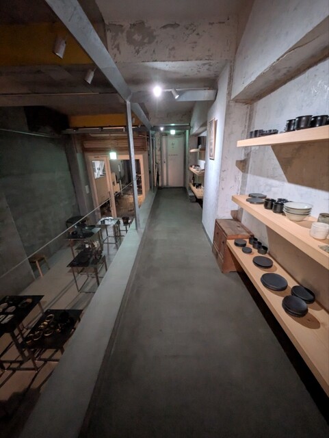 MON GALLERY AND WINE BAR photo 5