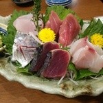 梅月 - 刺身盛合せ(中)