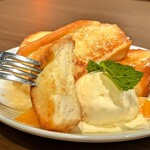 れとろと - しっかり漬け込んだ、フワフワのフレンチトースト　バニラアイスを添えて
