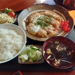 ます栄食堂 - 煮かつ定食