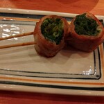 川反ミートキッチン - 万能ネギ巻串308円