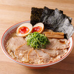 背脂醤油 ラーメン庄兵衛 - 特製鶏醬油ラーメン