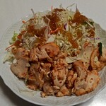 まいばすけっと - 料理写真:5品目のミックスサラダに、サラダチキン切り落とし4種のハーブ仕立て