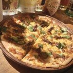 バーソーダ - 数量限定 蛍烏賊とパクチーのピザ